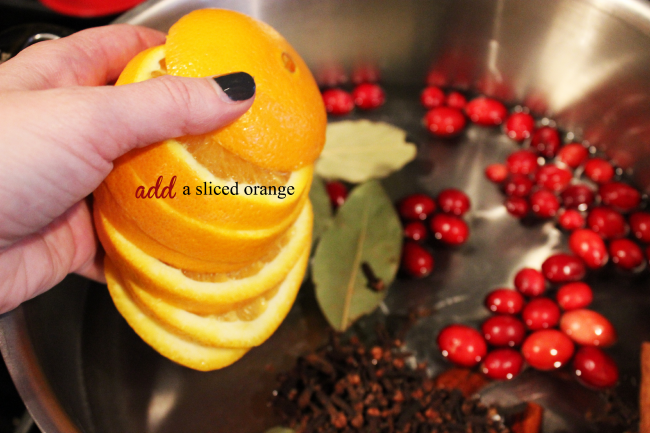 Add a sliced orange to your potpourri gives it a citrus kick.