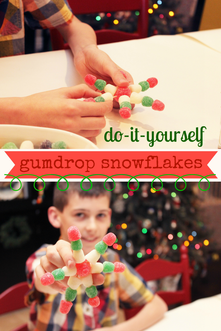 These gumdrop snowflakes are a perfect Christmas activity to keep kids busy and entertained while Christmas dinner is cooking. 