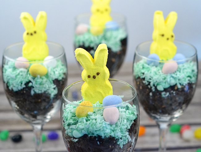 This is the best "dirt" recipe! Perfect for making a cute Easter parfait. 