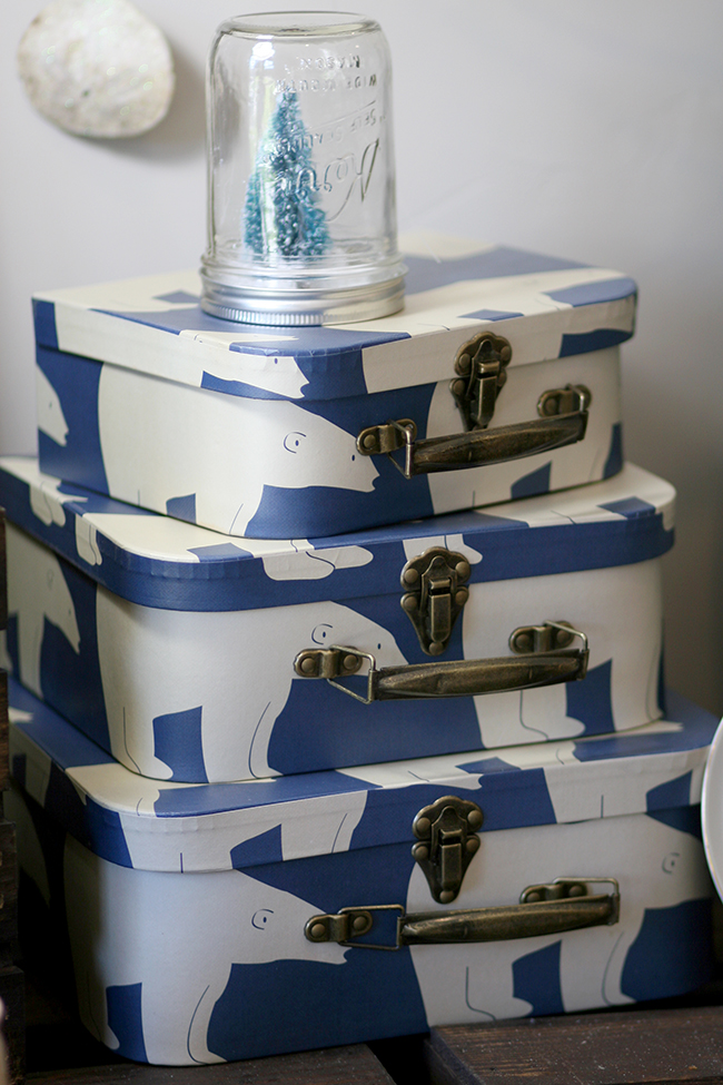 These boxes have a vintage feel. Perfect for a Christmas in July party. 