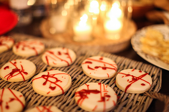 Fear the Walking Dead| These blood splattered sugar cookies are the perfect thing to bring to any Halloween party. They are classy and spooky at the same time! Bet you can't eat just one!