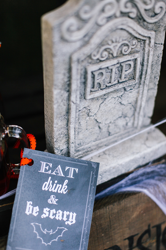 Gravestones are the perfect way to accesorize any Halloween party!