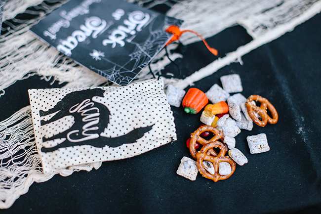 Check out this delicious Spooky Chex Mix Party treat!