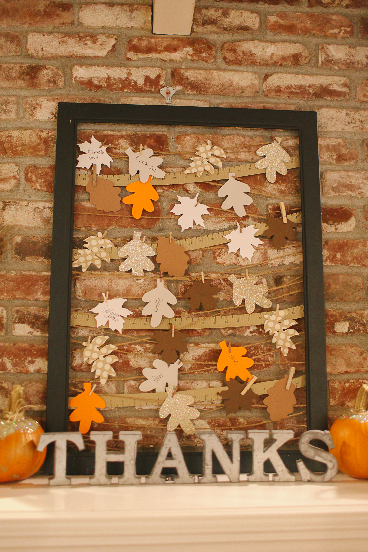 Mantle decorating ideas for fall and thanksgiving. 