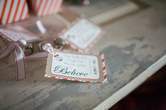 These favors for the Polar Express party are exactly what we need! A cute printable and a simple bell make magic. 
