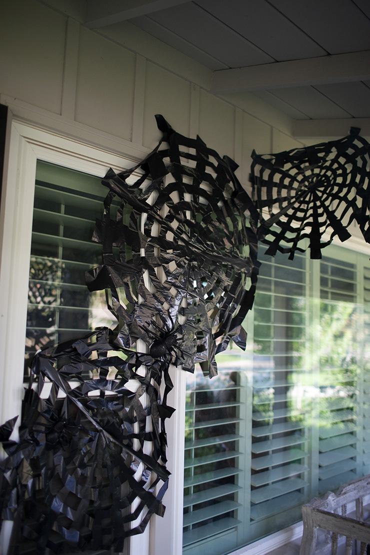 Create an awesome display for Halloween using trash bags!