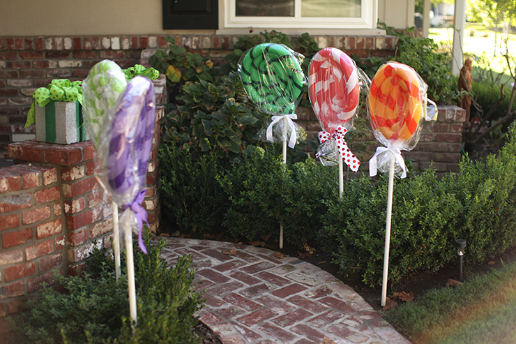 These giant lollipops are SO FUN!