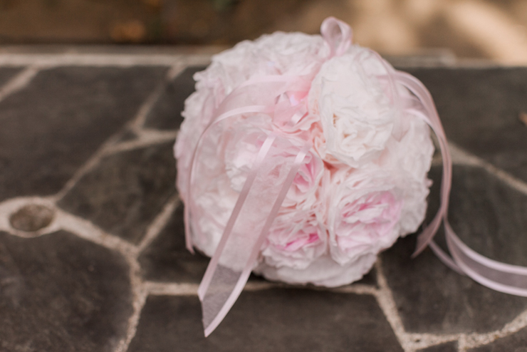 This pouf is perfect for any wedding or whimsical photoshoot!