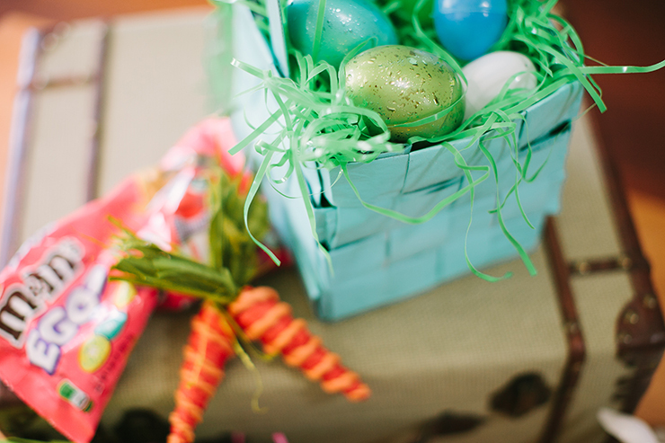 It's so easy to make newspaper Easter baskets!