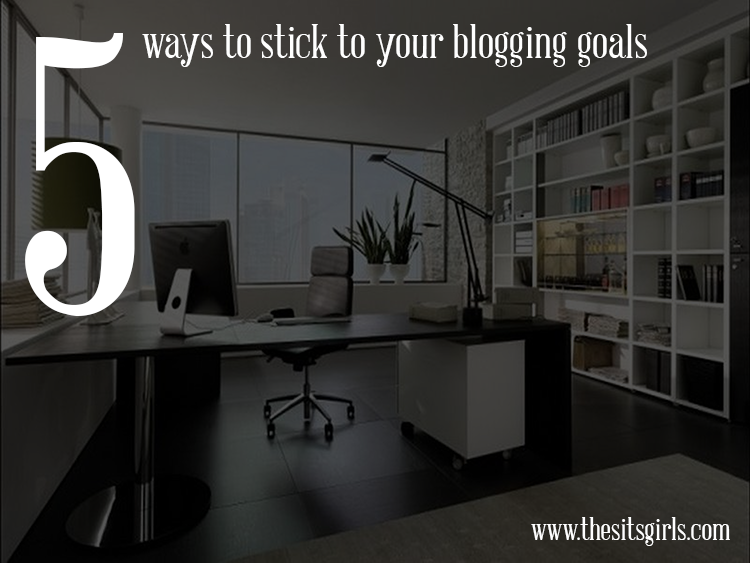 Learn how to set goals and accomplish them! Blogging goals will help you grow your blog and your business. 