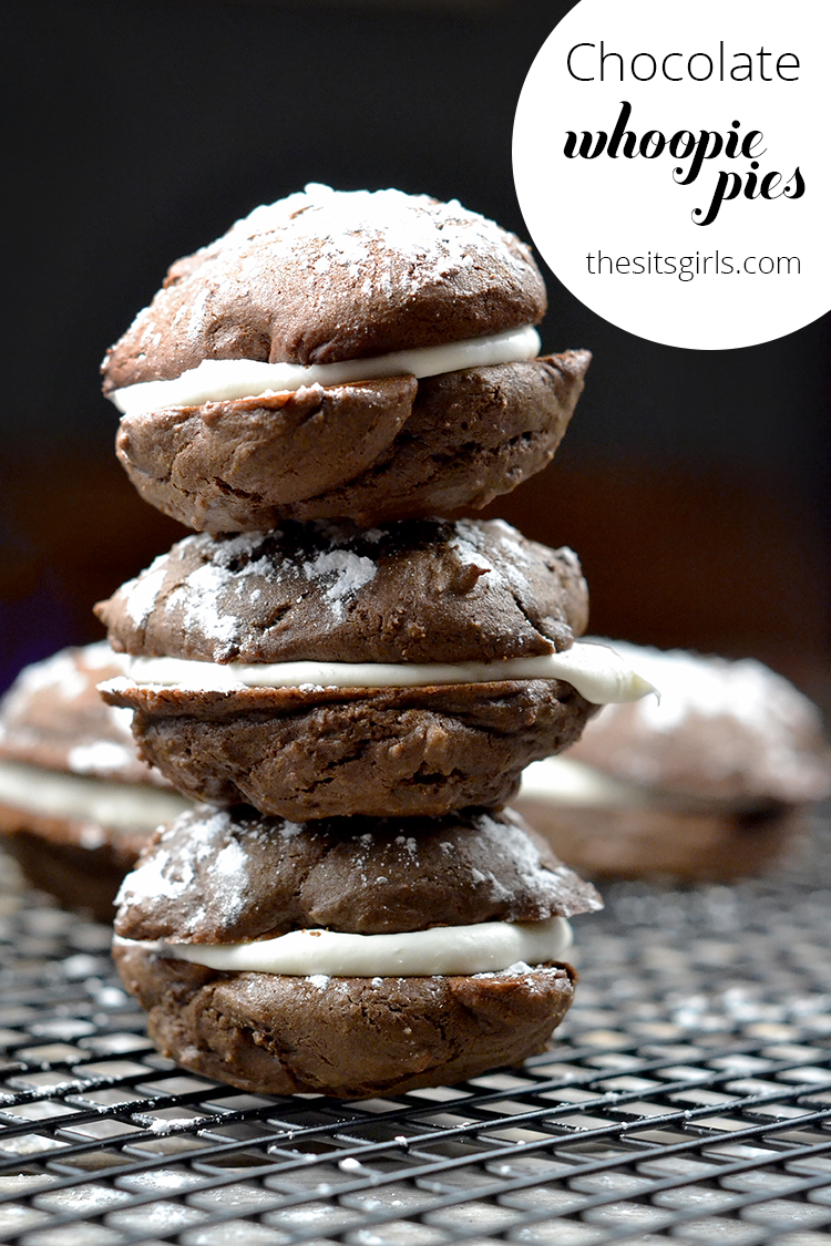 The best whoopie pie recipe! With chocolate cookies and marshmallow filling. You won't be able to eat just one!