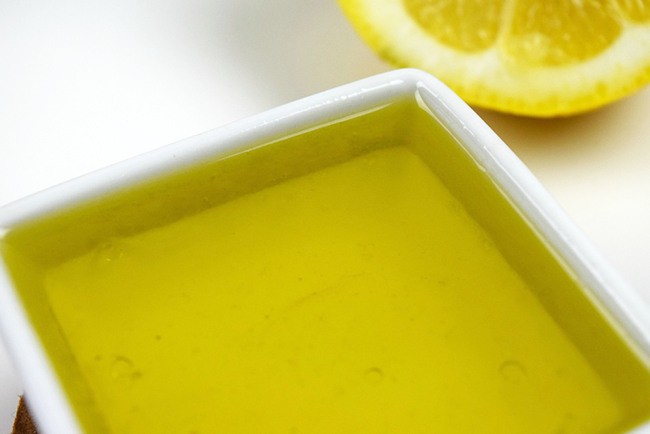 Olive oil and lemon are all you need to make a hydrating face mask at home | DIY Beauty