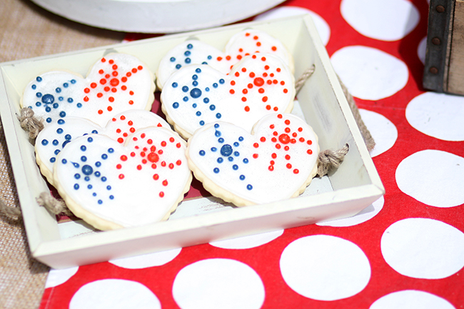 Fourth of July cookies. Fireworks with icing and shaped like hearts because you love America! 