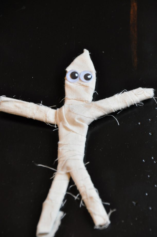 What a cute Mummy DIY!