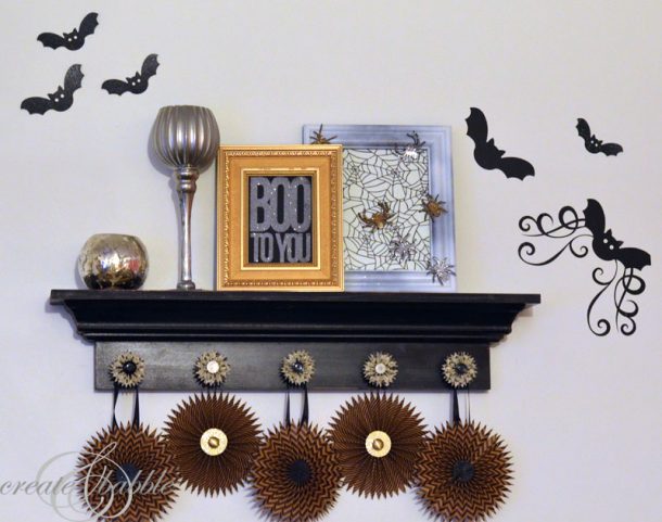 Not all Halloween parties have to be ugly! Check out this super girly decor!