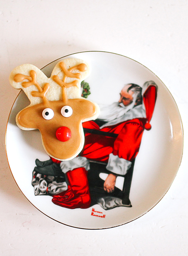 Reindeer Cookies | This cookie decorating tutorial gives a new twist to a classic cookie (and keeps you from having to buy a new cookie cutter)!