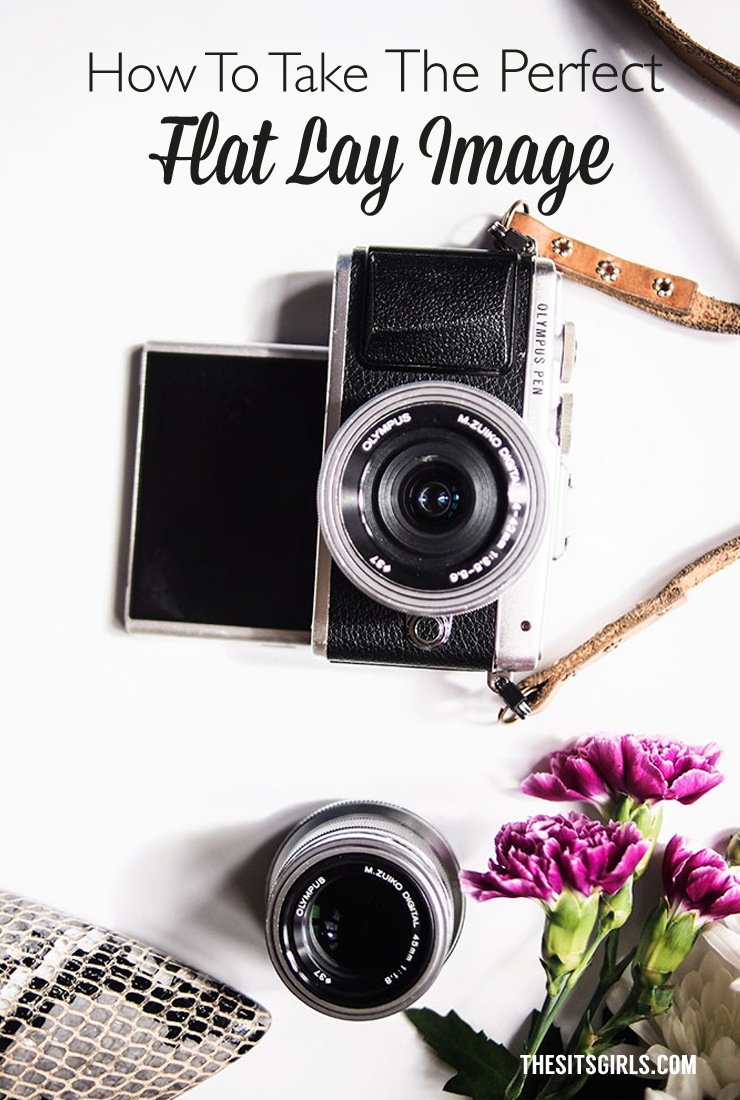 Master flat lay photography. Great photo tips for your blog or Instagram account.