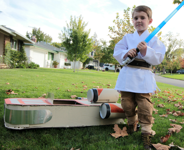 Make your own Luke Skywalker costume, complete with Luke's Landspeeder! 