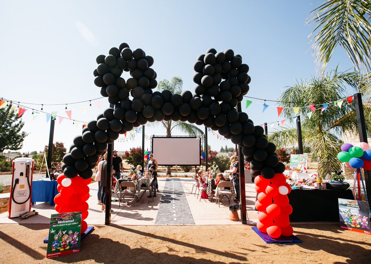 This Mickey balloon arch is amazing!