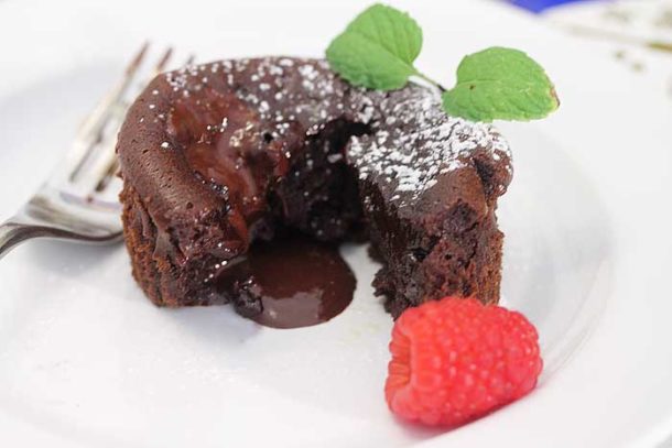 easy molten chocolate cup cakes
