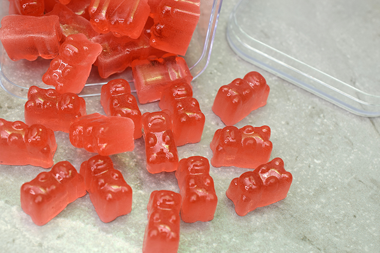 Rosé gummy bears for gifting.