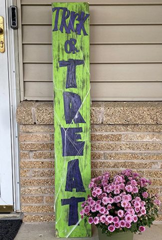 DIY Trick or Treat Sign