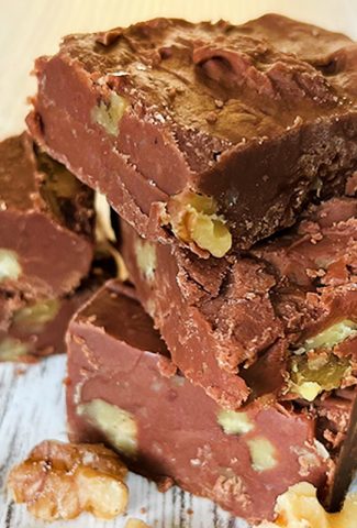 Easy holiday fudge recipe