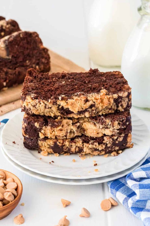 Chocolate banana bread recipe with peanut butter and crumbs.